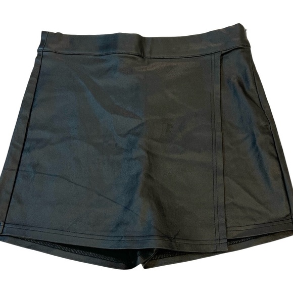 Fashion Nova Maddie Coated Mini Skort, Stretch, High Waisted, Black, Size Large - Picture 5 of 13